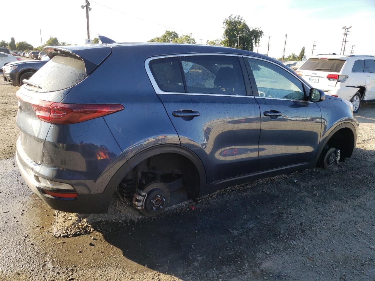 Image 3 of 2022 KIA SPORTAGE LX 2022 with VIN KNDPM3AC4N7018979