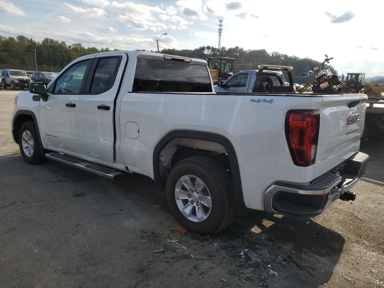Image 2 of 2020 GMC SIERRA K1500 2020 with VIN 1GTR9AEF9LZ276063