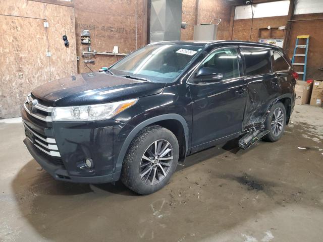 Image 1 of 2018 TOYOTA HIGHLANDER SE 2018 with VIN 5TDJZRFH6JS536302