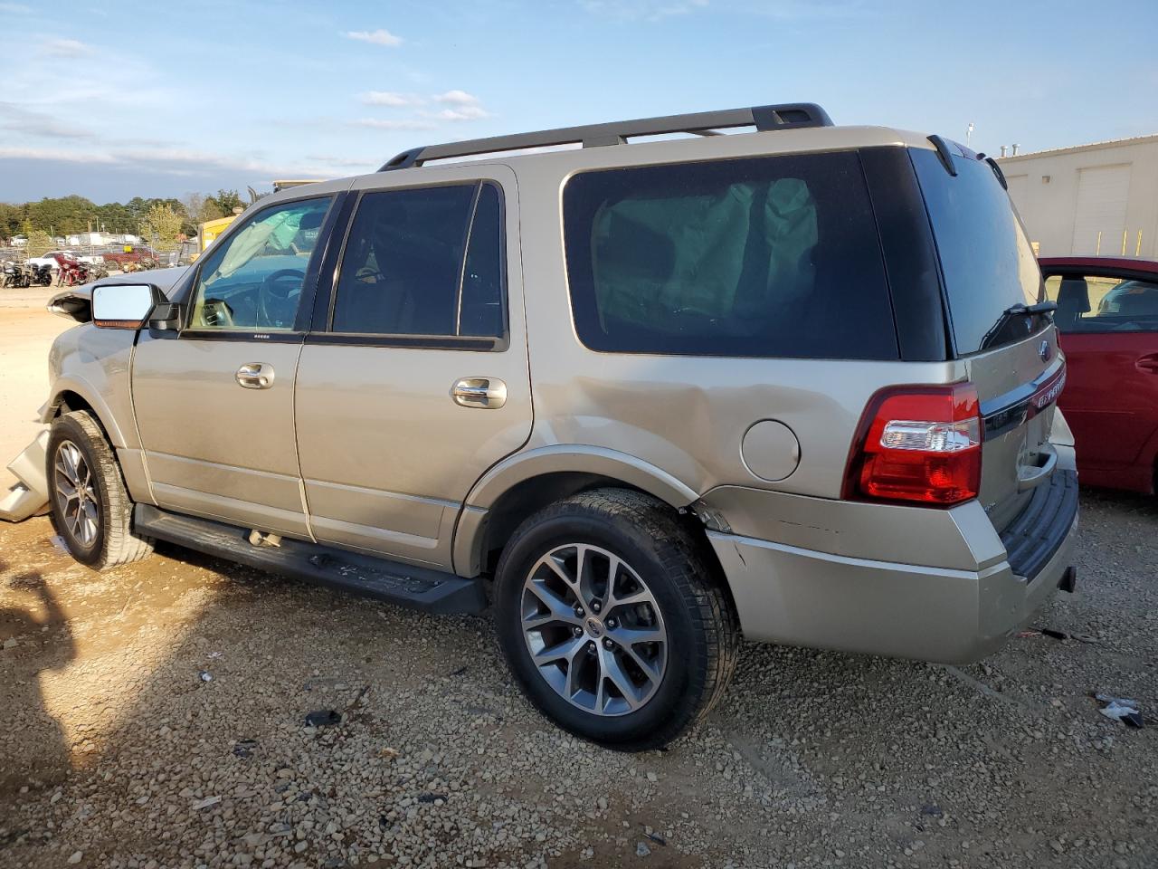 Image 2 of 2017 FORD EXPEDITION XLT 2017 with VIN 1FMJU1HTXHEA65767