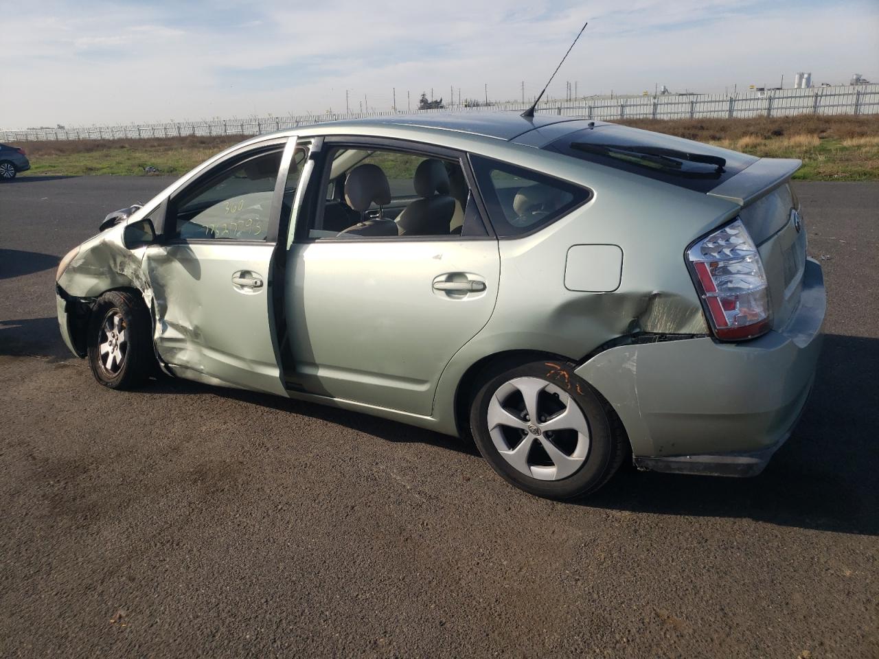 Изображение 2 2007 TOYOTA PRIUS  2007 с VIN JTDKB20U577681310