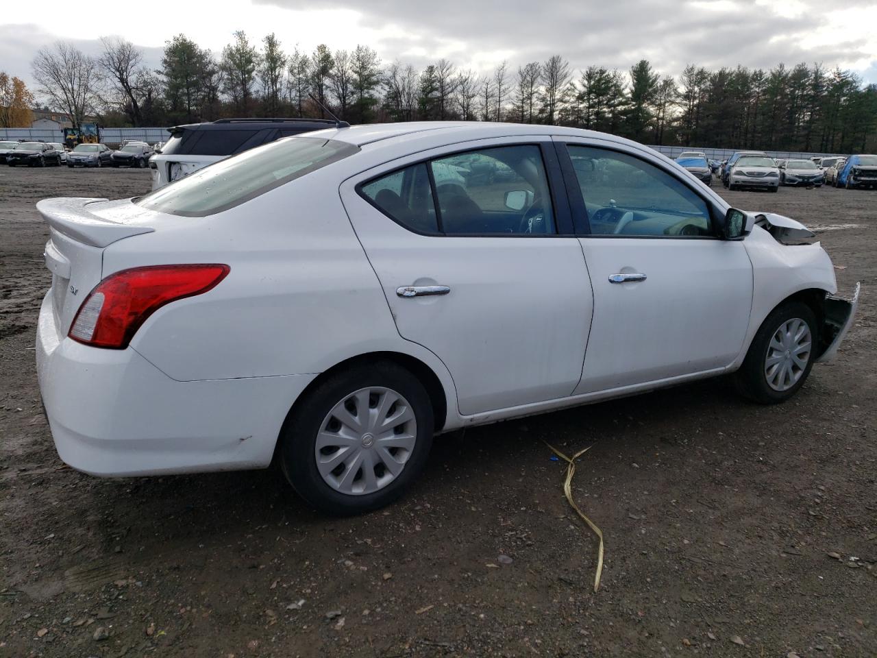 Изображение 3 2017 NISSAN VERSA S 2017 с VIN 3N1CN7AP3HK464426
