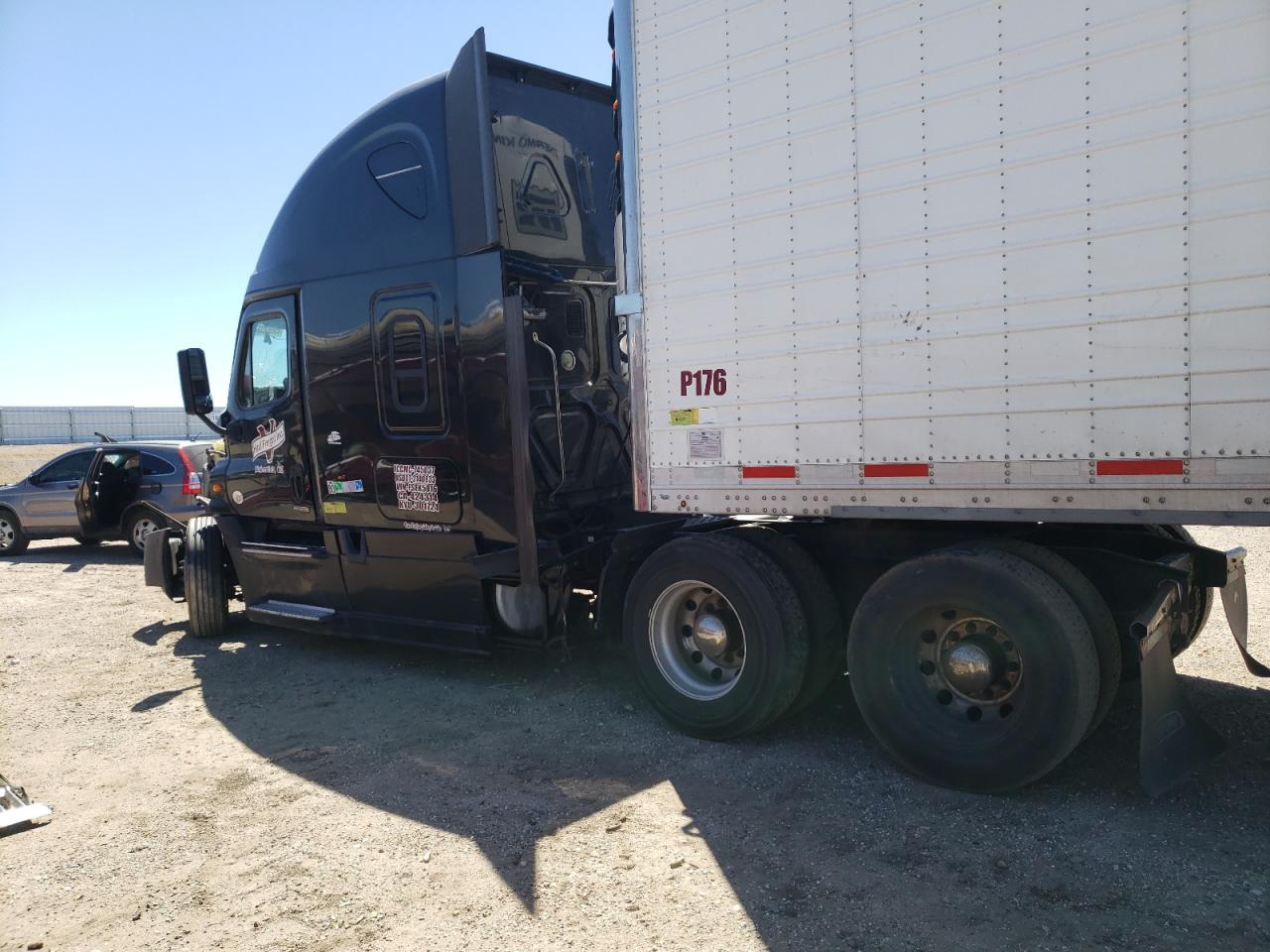 Obraz 3 z 2015 FREIGHTLINER CASCADIA 125  2015 z VIN 3AKJGLD5XFSFK5016