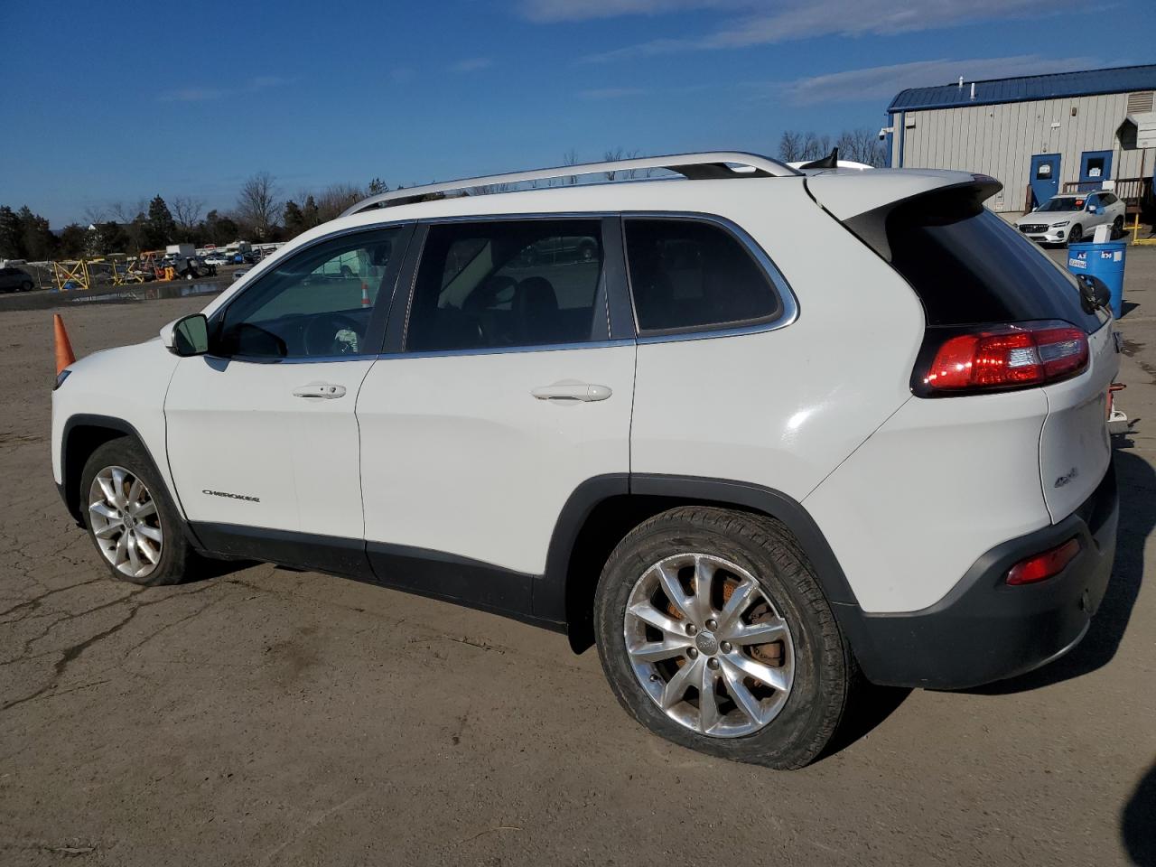 Image 2 of 2016 JEEP CHEROKEE LIMITED 2016 with VIN 1C4PJMDB5GW231983