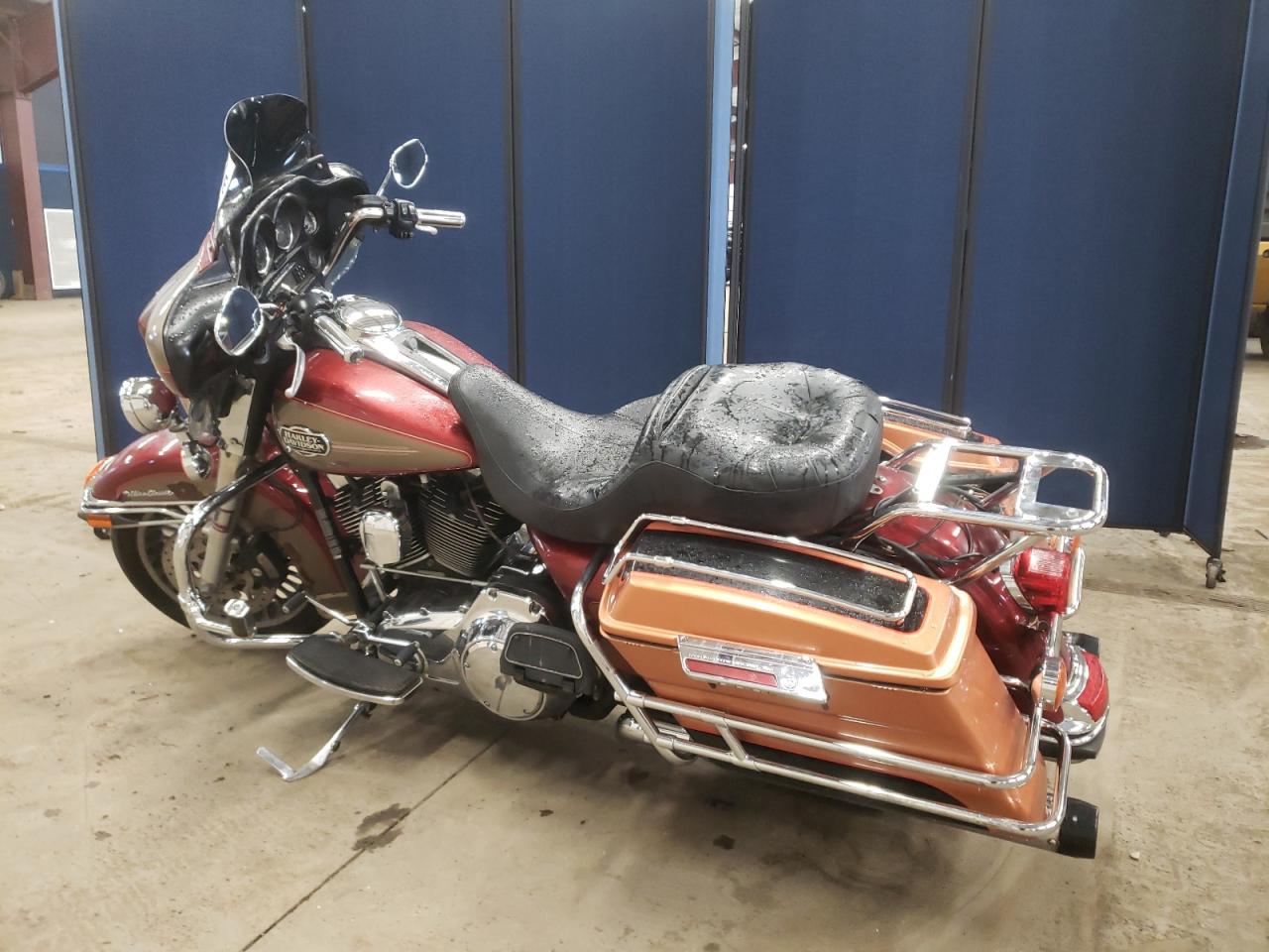 Image 3 of 2009 HARLEY-DAVIDSON FLHTCU  2009 with VIN 1HD1FC4189Y626299
