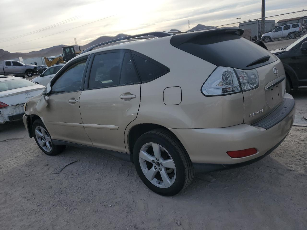 Изображение 2 2005 LEXUS RX 330 2005 с VIN JTJGA31U850047666