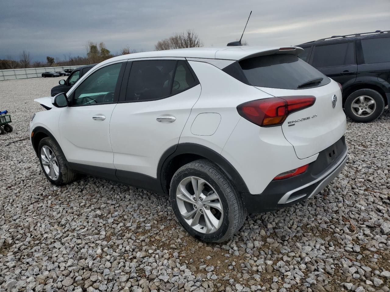 Изображение 2 2022 BUICK ENCORE GX PREFERRED 2022 с VIN KL4MMCSL1NB082230