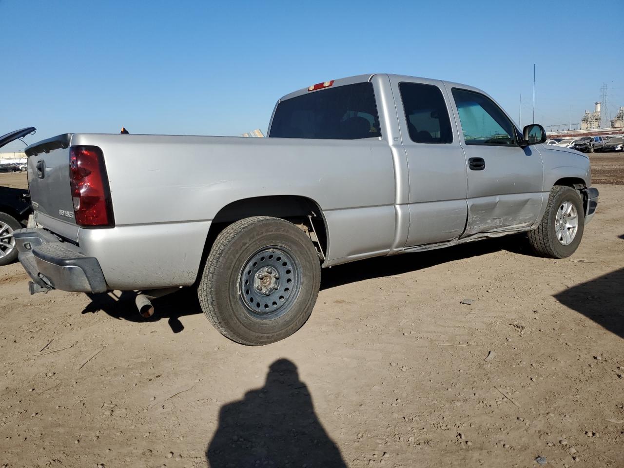 Obraz 3 z 2004 CHEVROLET SILVERADO C1500 2004 z VIN 2GCEC19T741128360