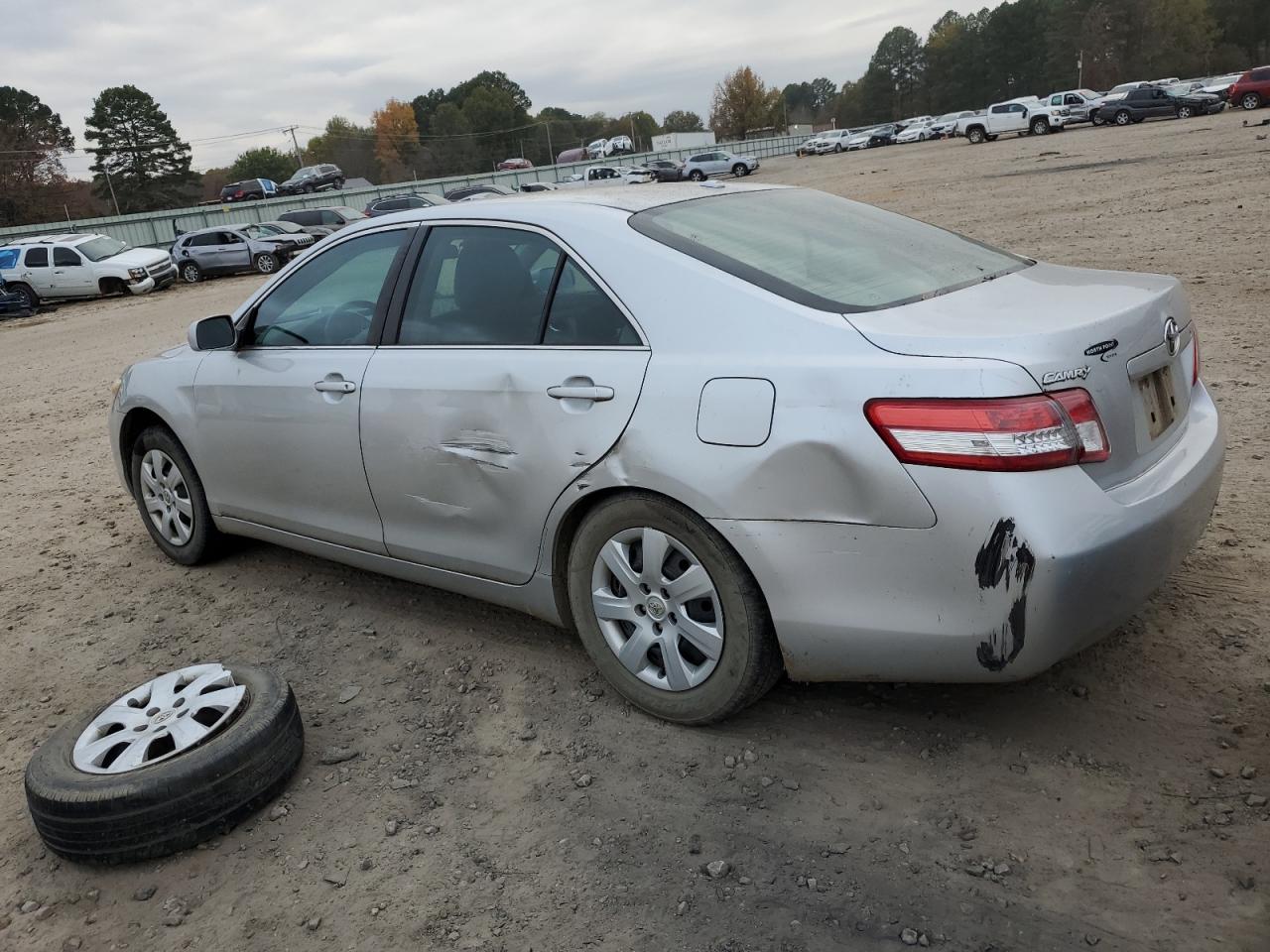 Obraz 2 z 2011 TOYOTA CAMRY BASE 2011 z VIN 4T4BF3EK1BR148707