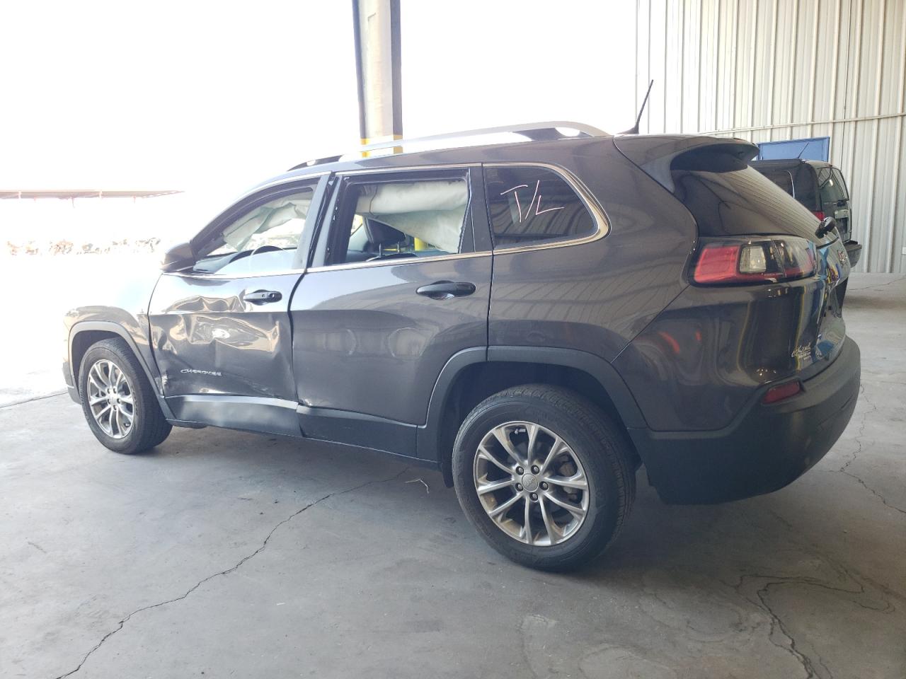 Obraz 2 z 2019 JEEP CHEROKEE LATITUDE PLUS 2019 z VIN 1C4PJLLB2KD184198