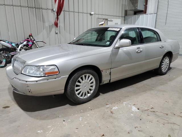 Image 1 of 2005 LINCOLN TOWN CAR SIGNATURE 2005 with VIN 1LNHM81W65Y605637