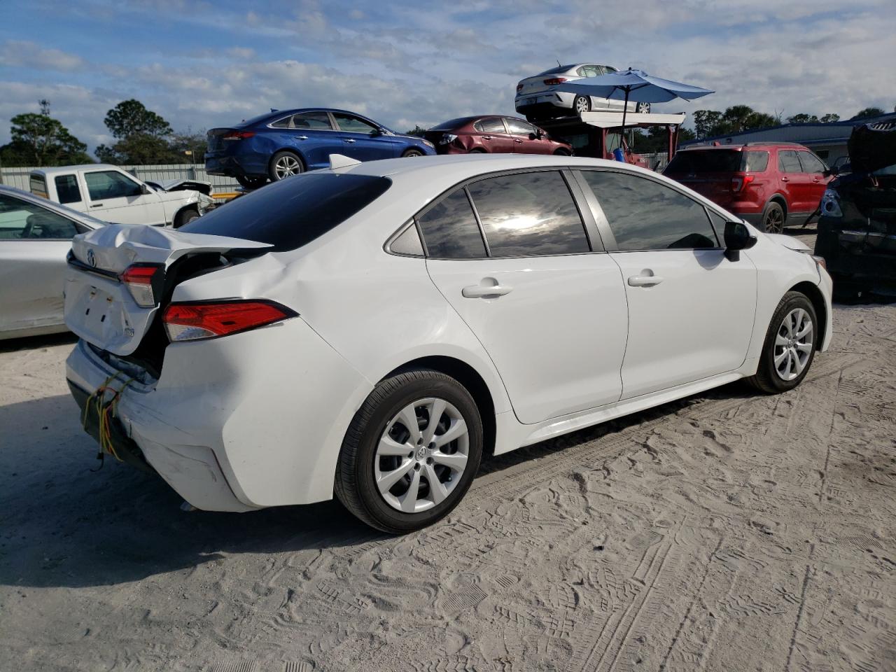 Image 3 of 2024 TOYOTA COROLLA LE 2024 with VIN JTDBCMFE5RJ018091