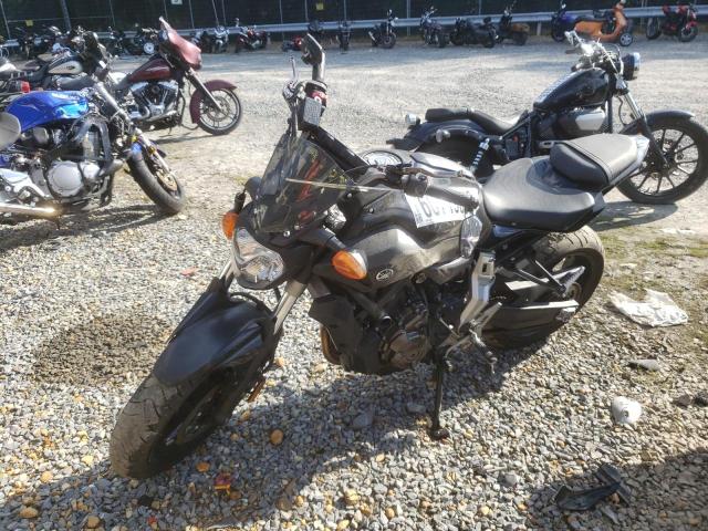 Obraz 2 z 2016 YAMAHA FZ07  2016 z VIN JYARM06E9GA011156