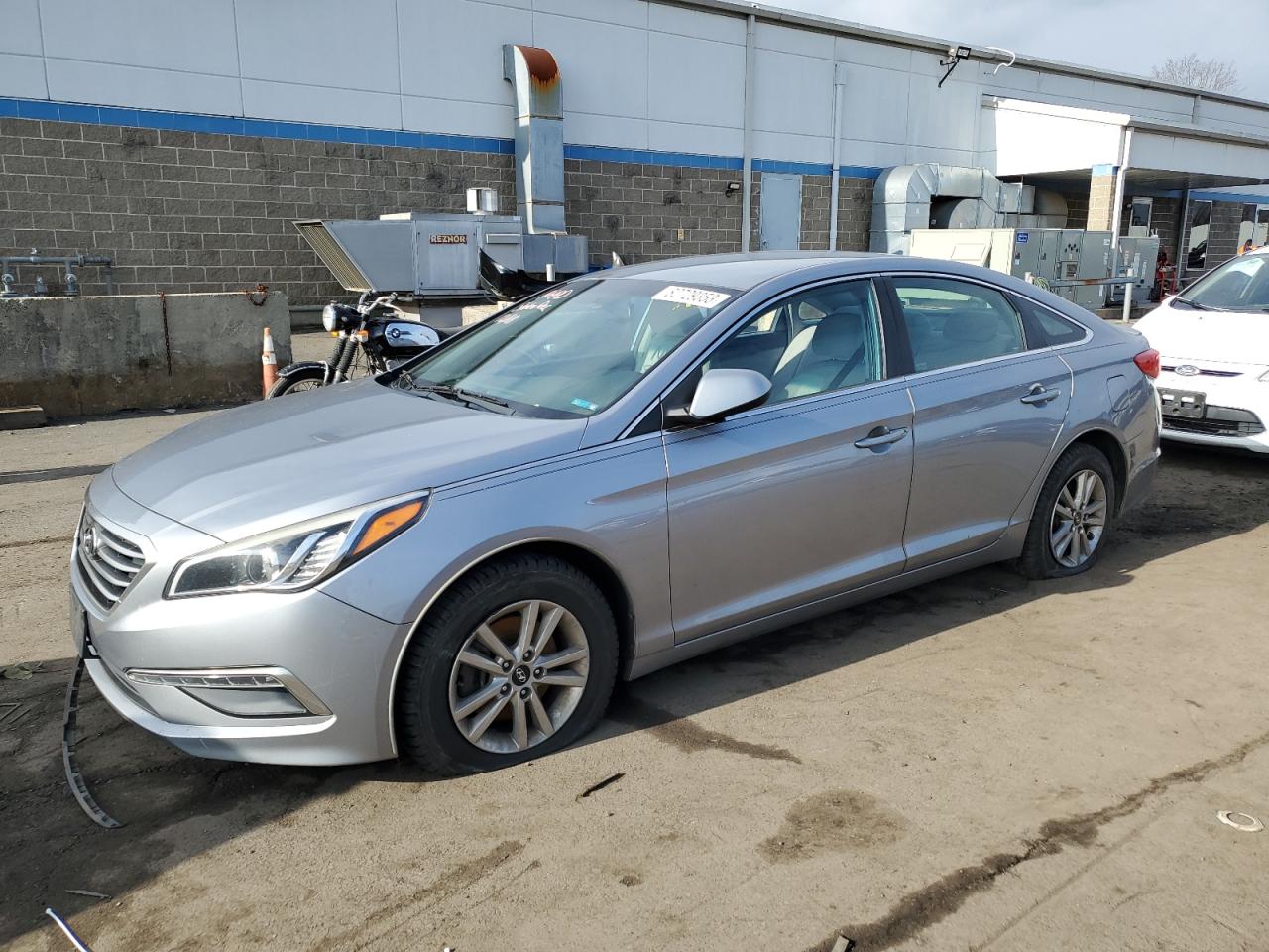 Изображение 1 2015 HYUNDAI SONATA SE 2015 с VIN 5NPE24AFXFH251856