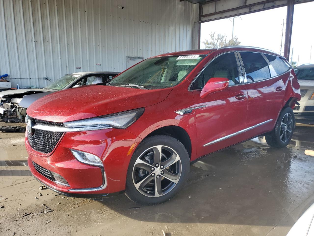 Изображение 1 2022 BUICK ENCLAVE ESSENCE 2022 с VIN 5GAERBKW5NJ135714