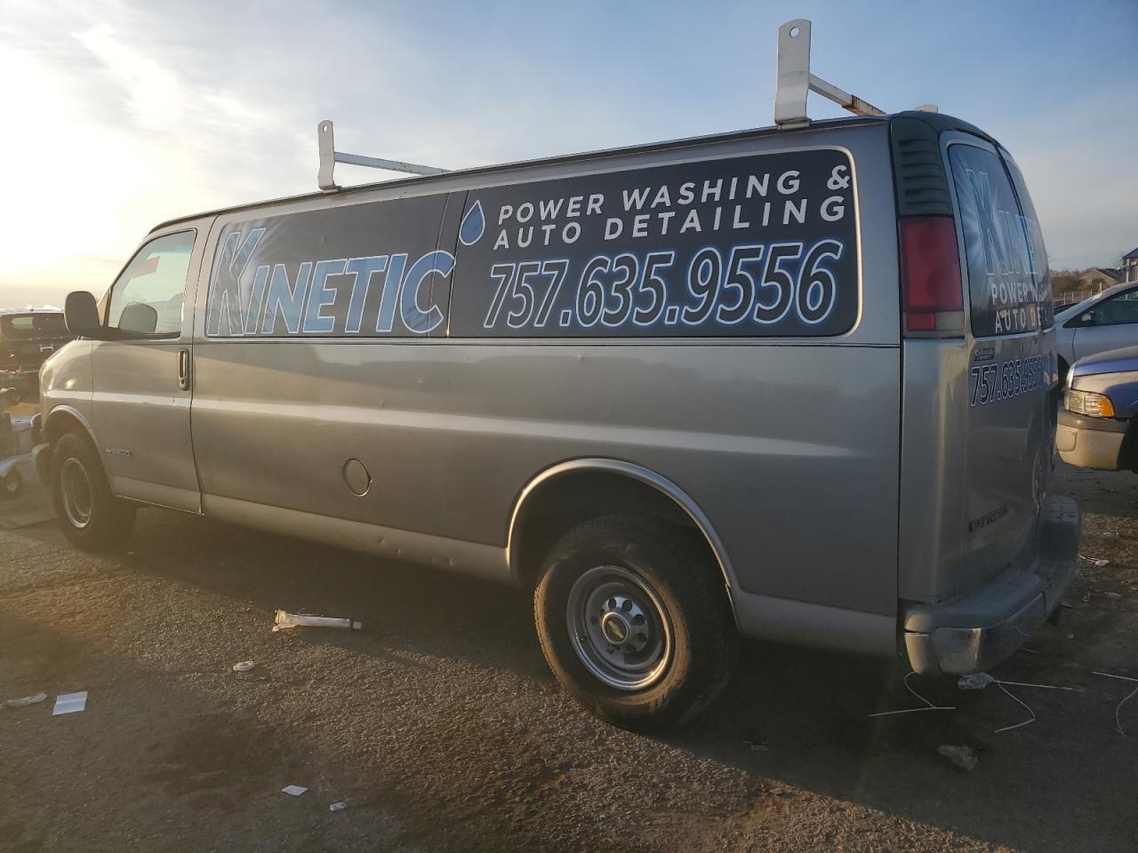 Image 2 of 2001 CHEVROLET EXPRESS G2 2001 with VIN 1GCGG29F711178321