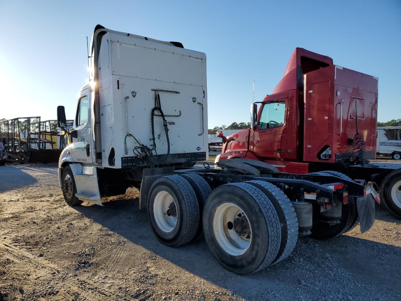Obraz 3 z 2014 FREIGHTLINER CASCADIA 113  2014 z VIN 1FUJGBD95ELFV5760