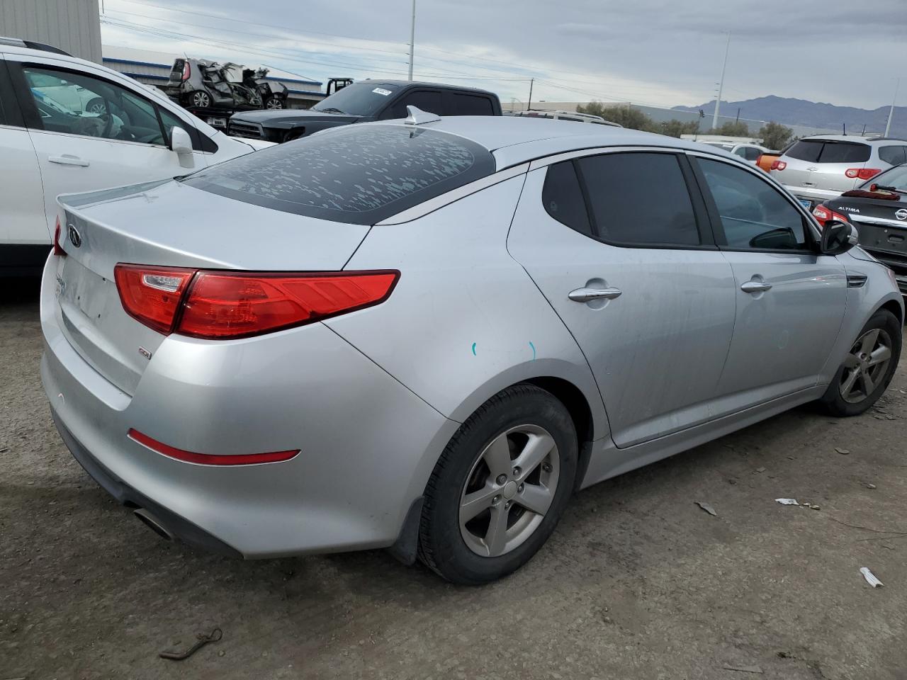Obraz 3 z 2015 KIA OPTIMA LX 2015 z VIN 5XXGM4A78FG430081