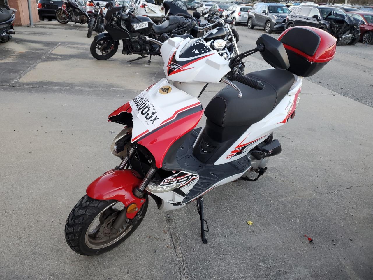 Obraz 2 z 2019 YONG MOPED 2019 z VIN LL0TCAPD6KG100011