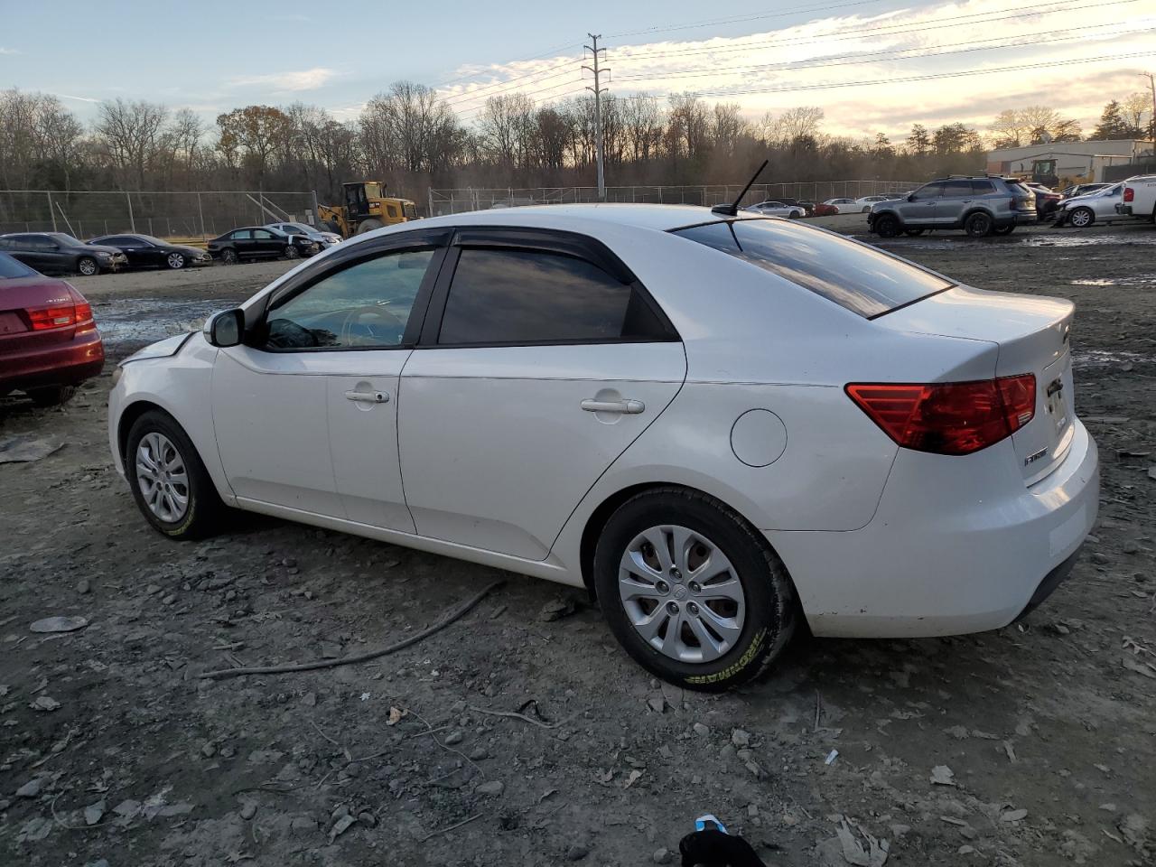 Изображение 2 2011 KIA FORTE EX 2011 с VIN KNAFU4A28B5354647