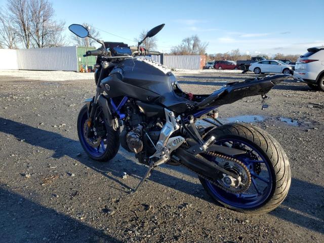 Obraz 3 z 2015 YAMAHA FZ07  2015 z VIN JYARM06E7FA000347