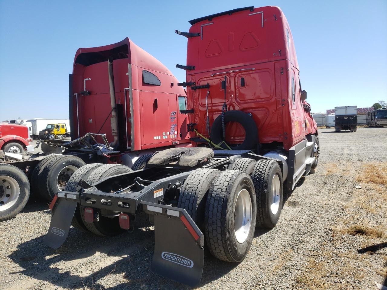 Image 3 of 2020 FREIGHTLINER CASCADIA 126  2020 with VIN 3AKJHHDR4LSKY1837
