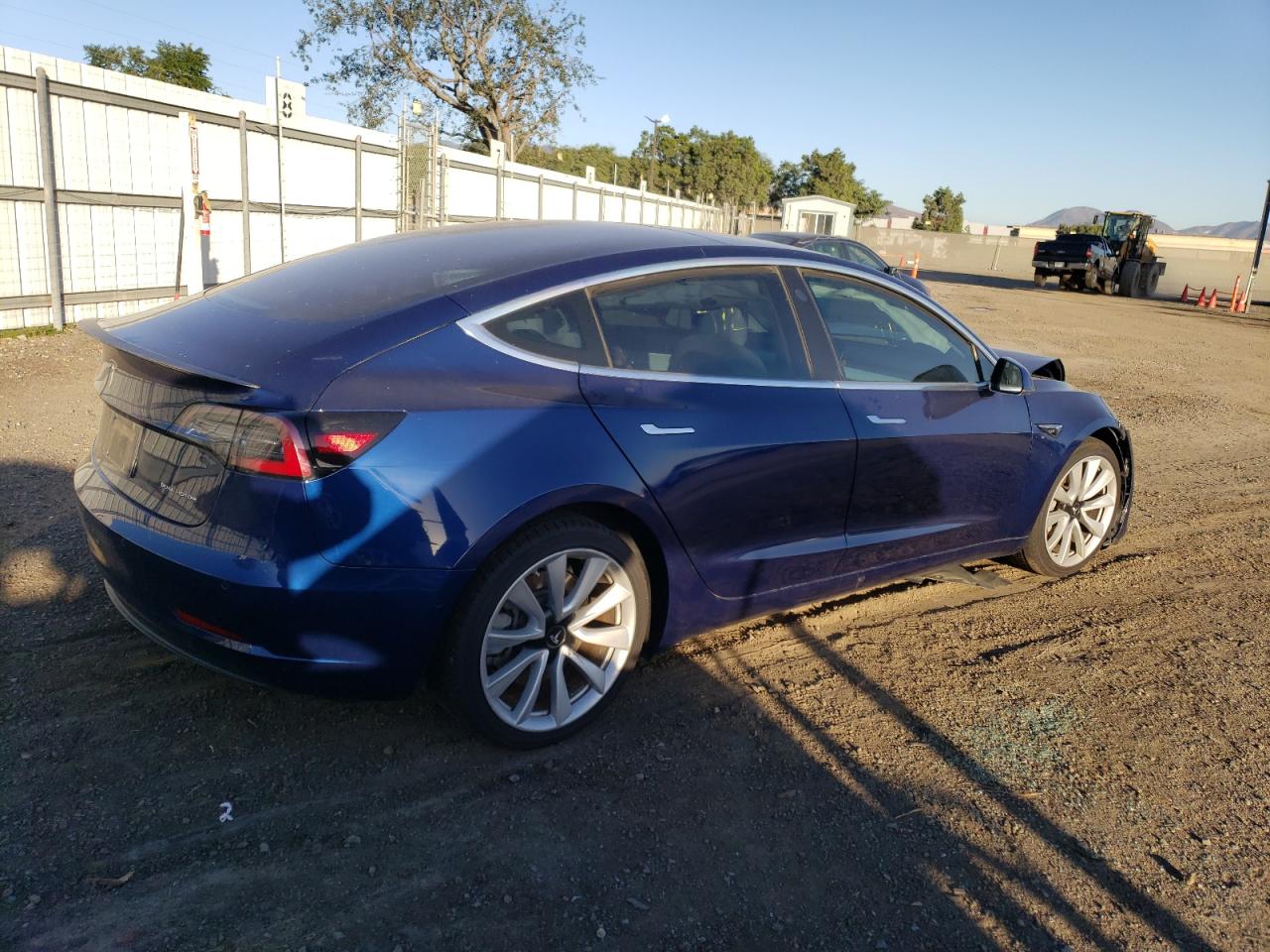 Изображение 3 2019 TESLA MODEL 3  2019 с VIN 5YJ3E1EB1KF365970