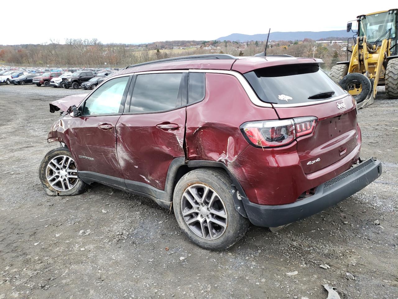 Изображение 2 2020 JEEP COMPASS LATITUDE 2020 с VIN 3C4NJDBBXLT255478