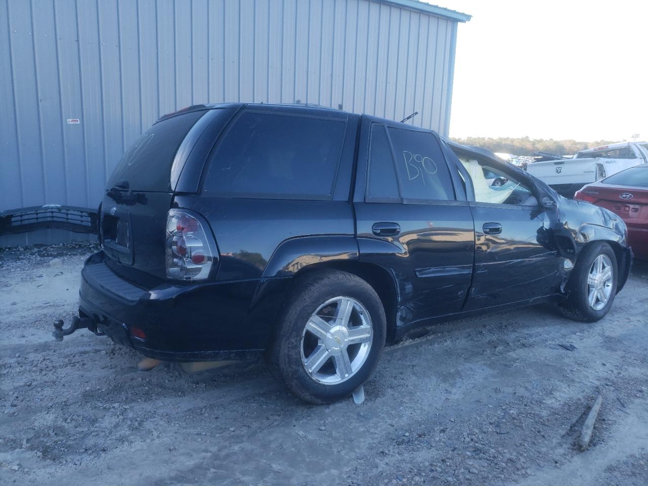 Image 3 of 2008 CHEVROLET TRAILBLAZER LS 2008 with VIN 1GNDS13S182181681