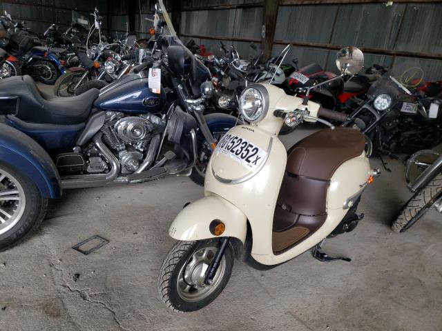 Image 2 of 2022 HONDA NCW50  2022 with VIN JH2AF7713NK500828