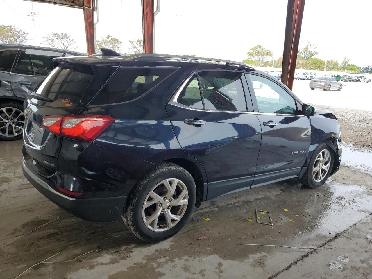Image 3 of 2020 CHEVROLET EQUINOX PREMIER 2020 with VIN 3GNAXNEV5LS689037