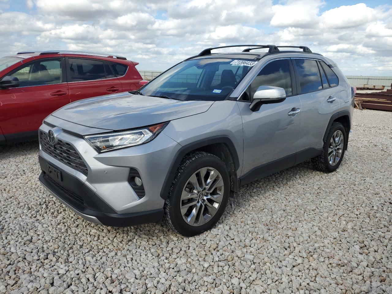 Image 1 of 2019 TOYOTA RAV4 LIMITED 2019 with VIN JTMY1RFV2KD515584