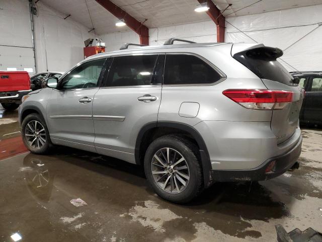 Image 2 of 2018 TOYOTA HIGHLANDER SE 2018 with VIN 5TDJZRFHXJS523908