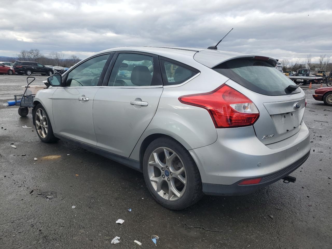 Image 2 of 2013 FORD FOCUS TITANIUM 2013 with VIN 1FADP3N28DL198281