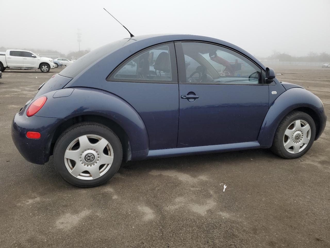 Изображение 3 2000 VOLKSWAGEN NEW BEETLE GLS 2000 с VIN 3VWCC21C6YM479118