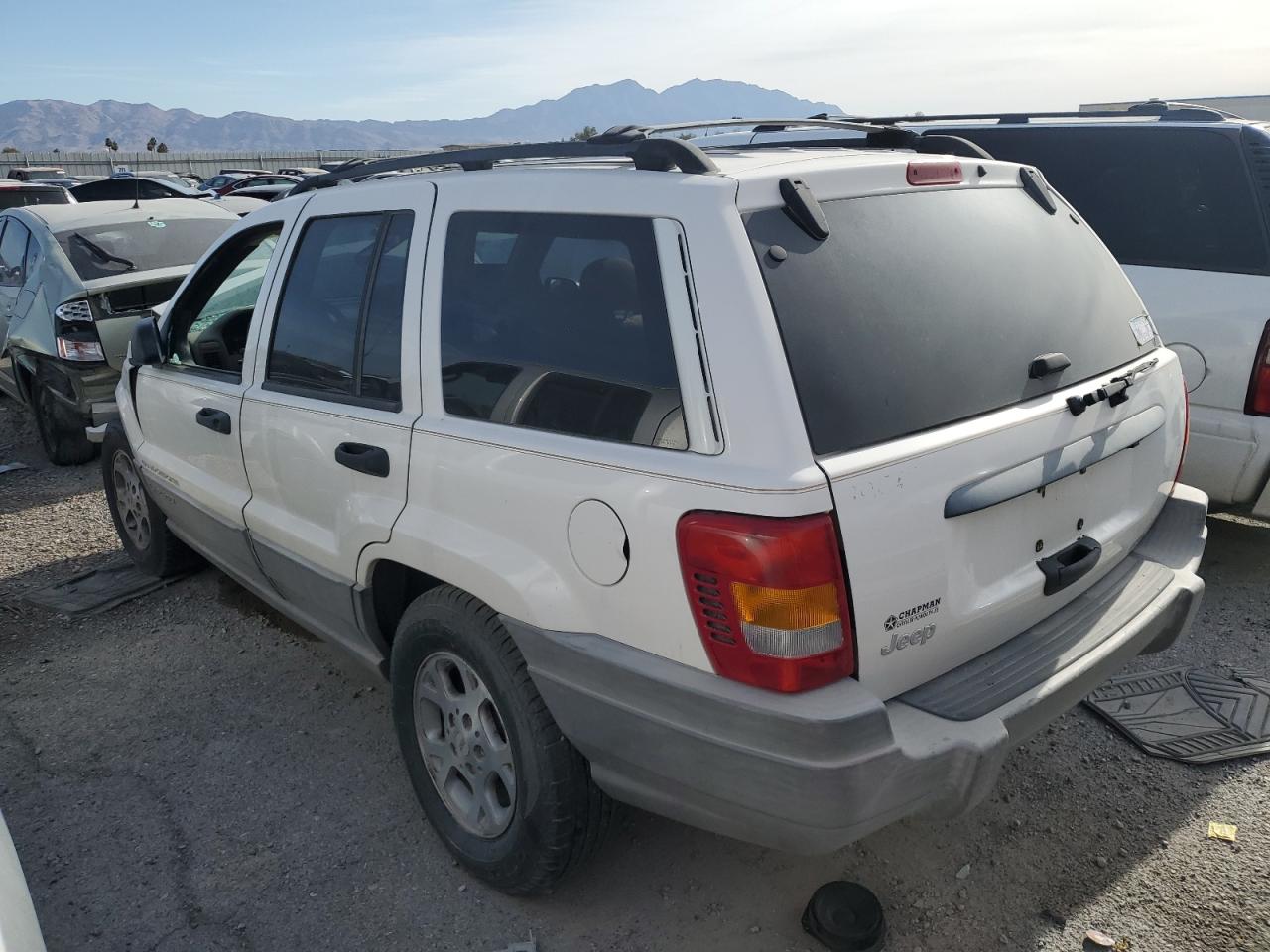 Obraz 2 z 1999 JEEP GRAND CHEROKEE LAREDO 1999 z VIN 1J4G258S0XC584494