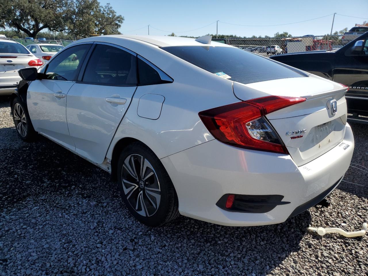 Image 2 of 2018 HONDA CIVIC EXL 2018 with VIN JHMFC1F7XJX041660