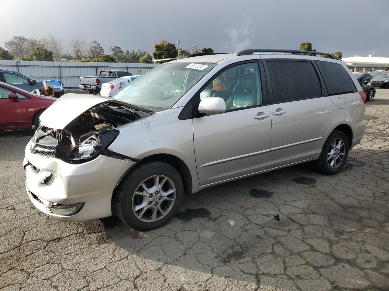 2004 TOYOTA SIENNA XLE 2004 image
