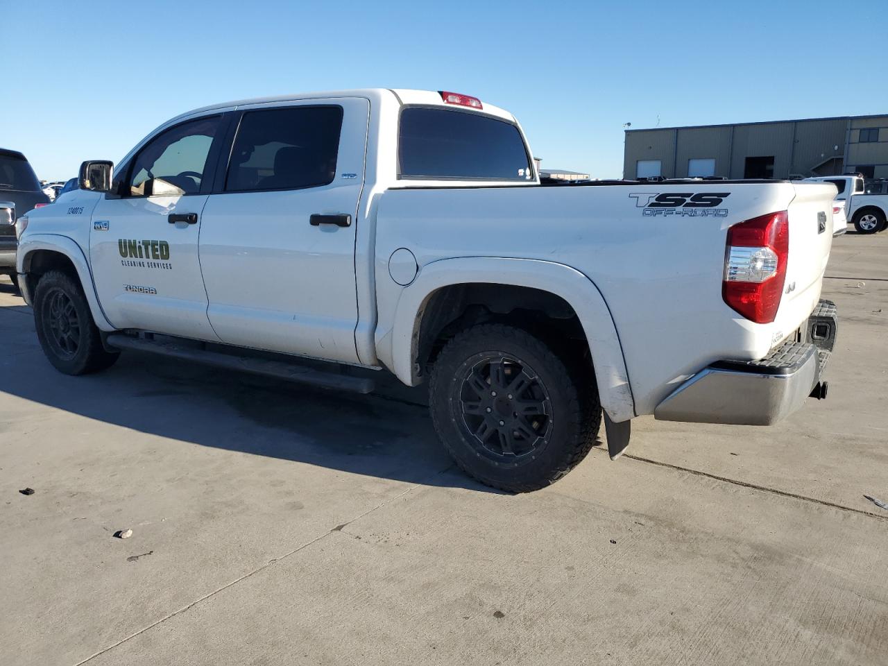 Изображение 2 2014 TOYOTA TUNDRA CREWMAX SR5 2014 с VIN 5TFDW5F15EX396020