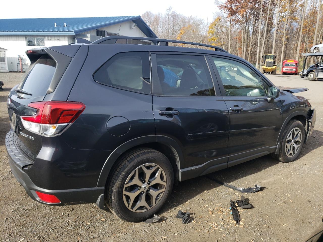 Obraz 3 z 2019 SUBARU FORESTER PREMIUM 2019 z VIN JF2SKAGCXKH509298