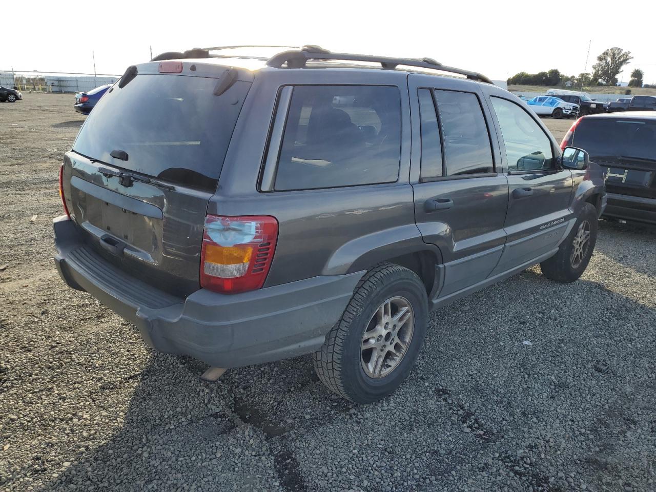 Изображение 3 2002 JEEP GRAND CHEROKEE LAREDO 2002 с VIN 1J8GX48S02C158372