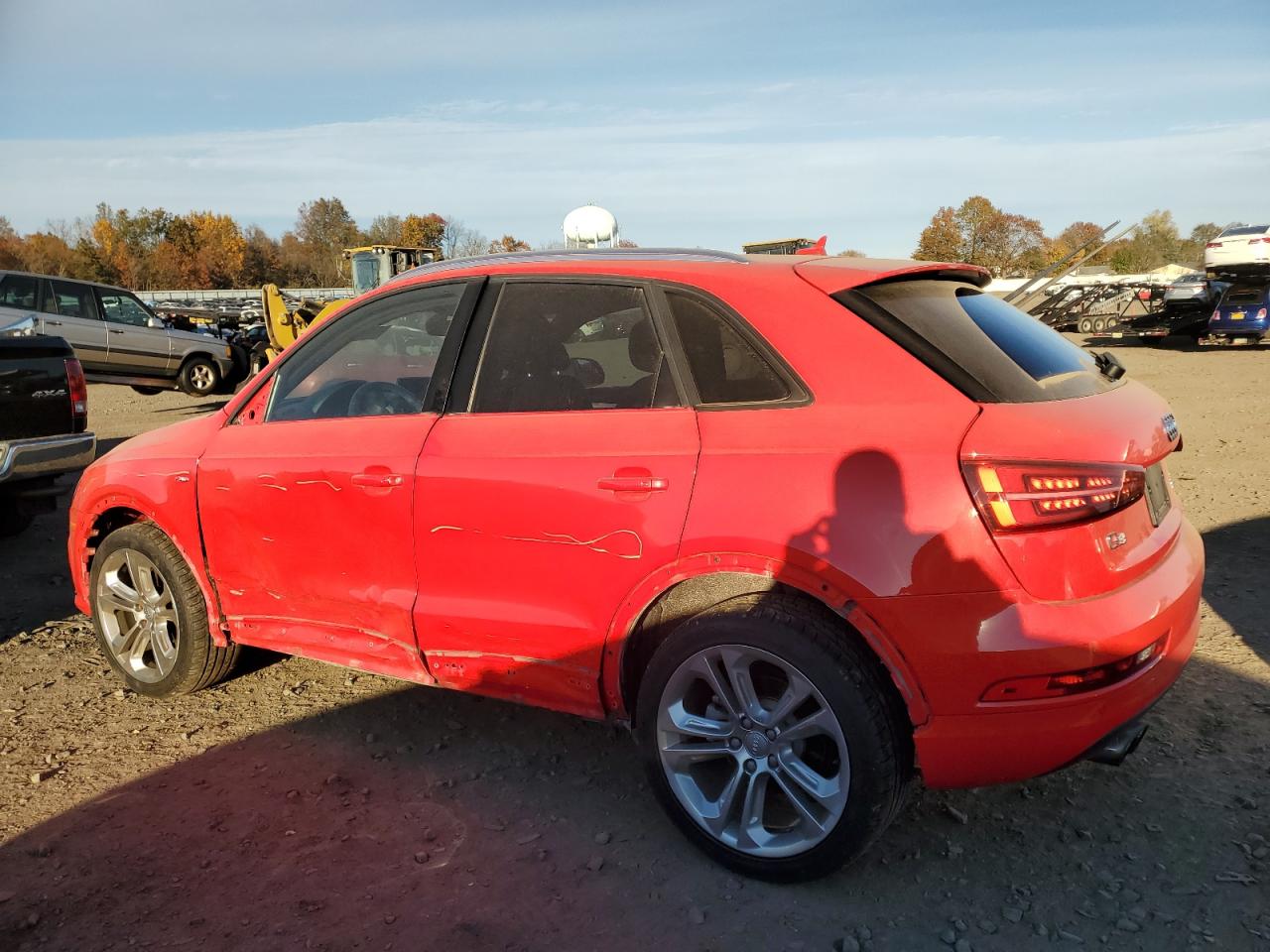 Image 2 of 2018 AUDI Q3 PREMIUM 2018 with VIN WA1ECCFS2JR018739