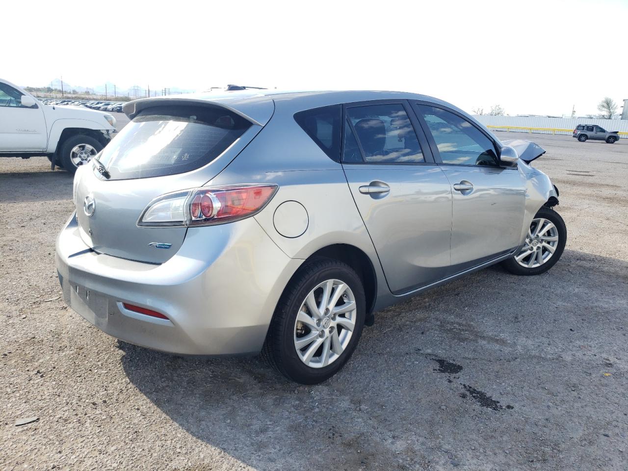 Obraz 3 z 2012 MAZDA 3 I 2012 z VIN JM1BL1M7XC1644598