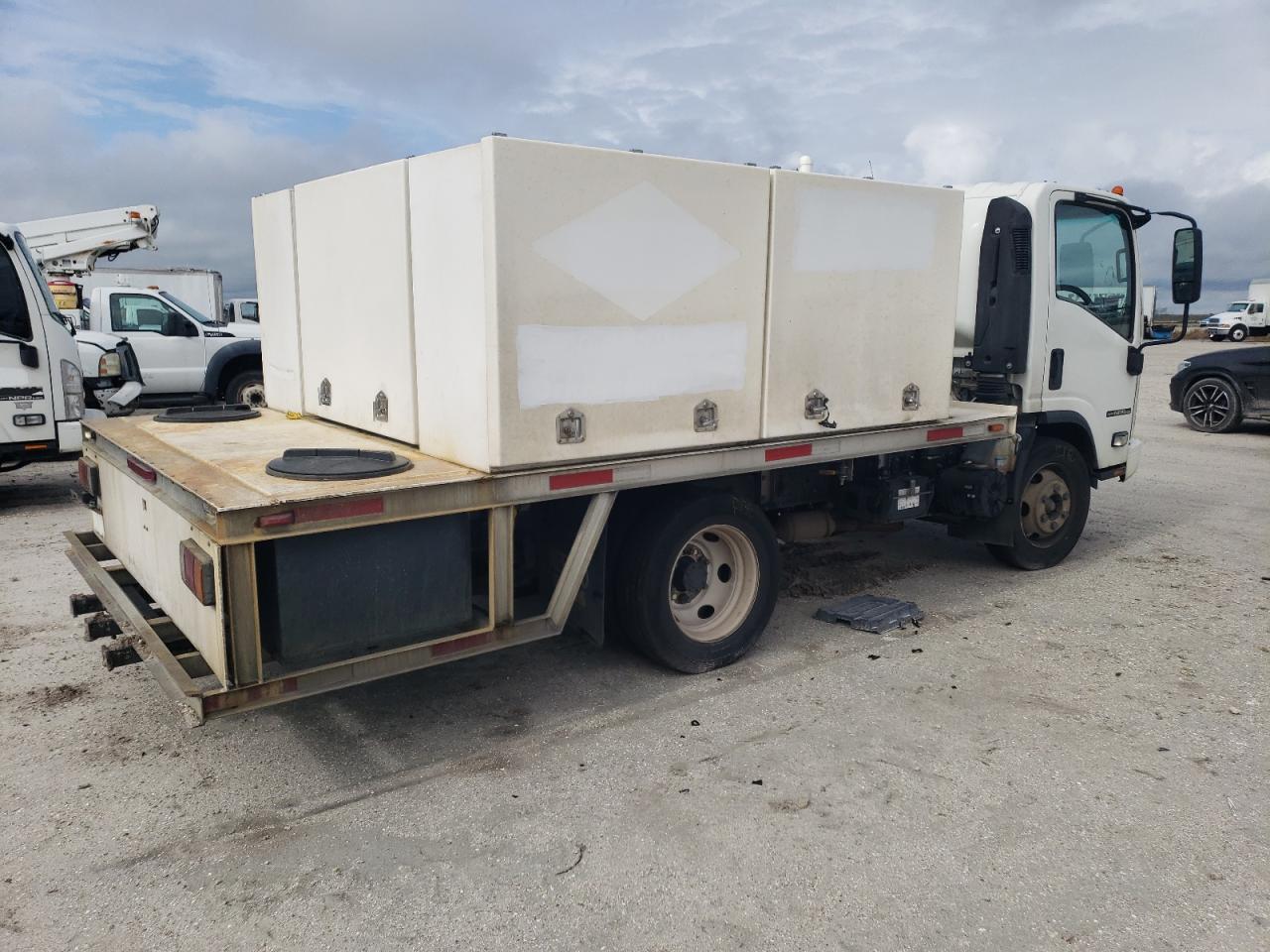 Image 3 of 2019 ISUZU NPR HD  2019 with VIN 54DC4W1B7KS811852