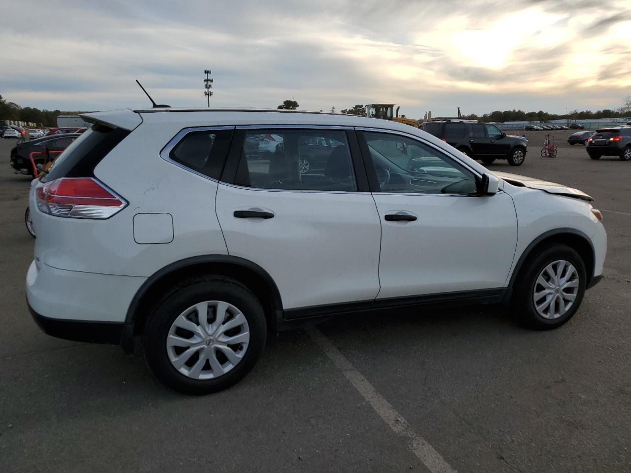 Image 3 of 2016 NISSAN ROGUE S 2016 with VIN JN8AT2MVXGW131459
