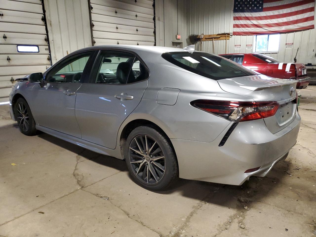 Image 2 of 2022 TOYOTA CAMRY SE 2022 with VIN 4T1G11AK3NU709583