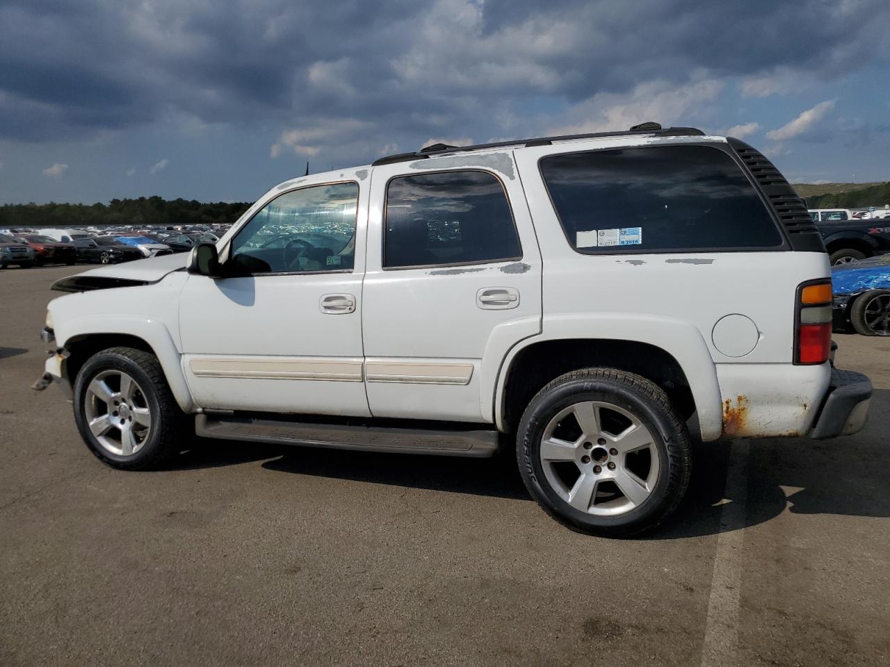 Image 2 of 2005 CHEVROLET TAHOE K1500 2005 with VIN 1GNEK13T85J215159
