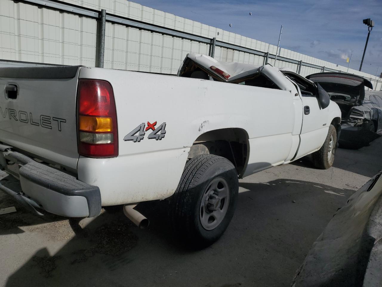 Obraz 3 z 2000 CHEVROLET SILVERADO K1500 2000 z VIN 1GCEK14V9YE421547