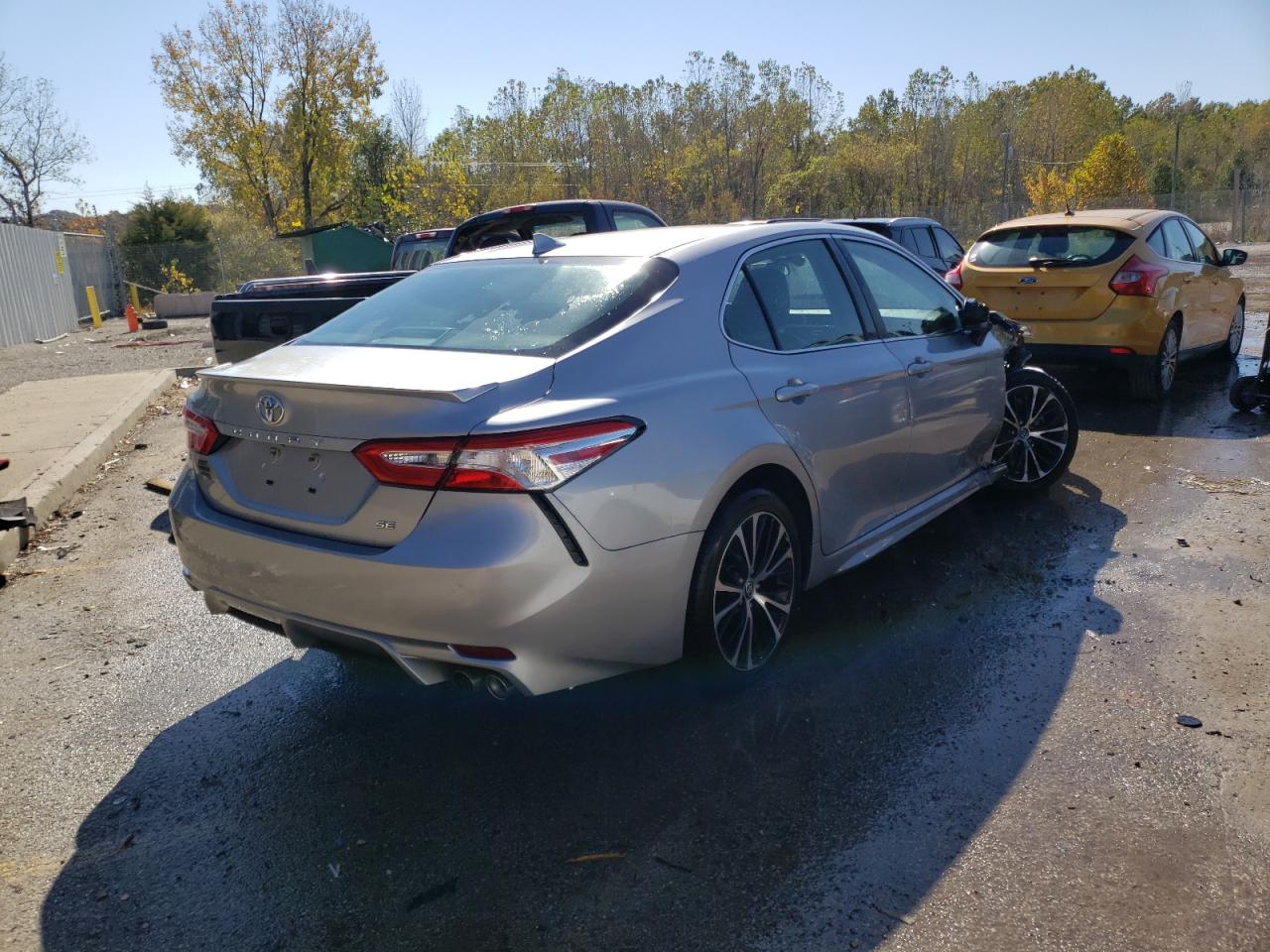Image 3 of 2020 TOYOTA CAMRY SE 2020 with VIN 4T1G11AK6LU361811