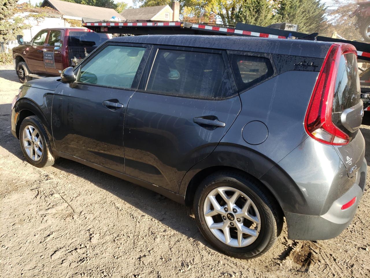 Image 2 of 2021 KIA SOUL LX 2021 with VIN KNDJ23AU7M7779668